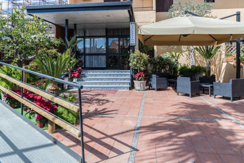 Hotel Malavoglia Ачи Костелло Экстерьер фото