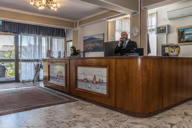 Hotel Malavoglia Ачи Костелло Экстерьер фото