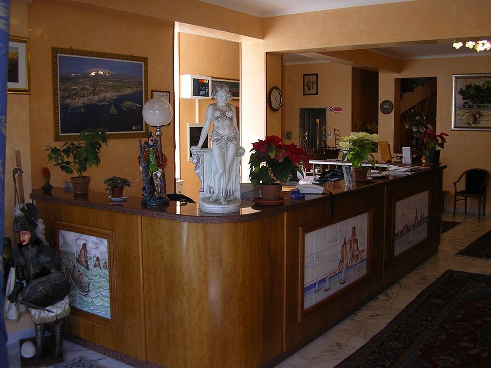 Hotel Malavoglia Ачи Костелло Экстерьер фото