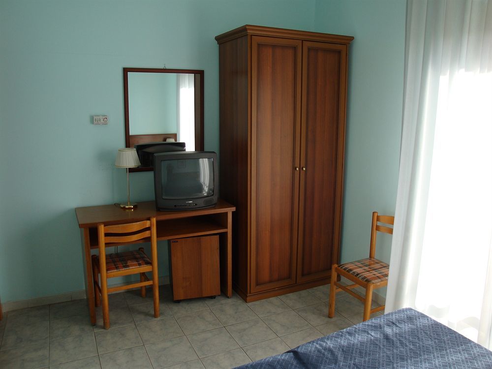 Hotel Malavoglia Ачи Костелло Экстерьер фото